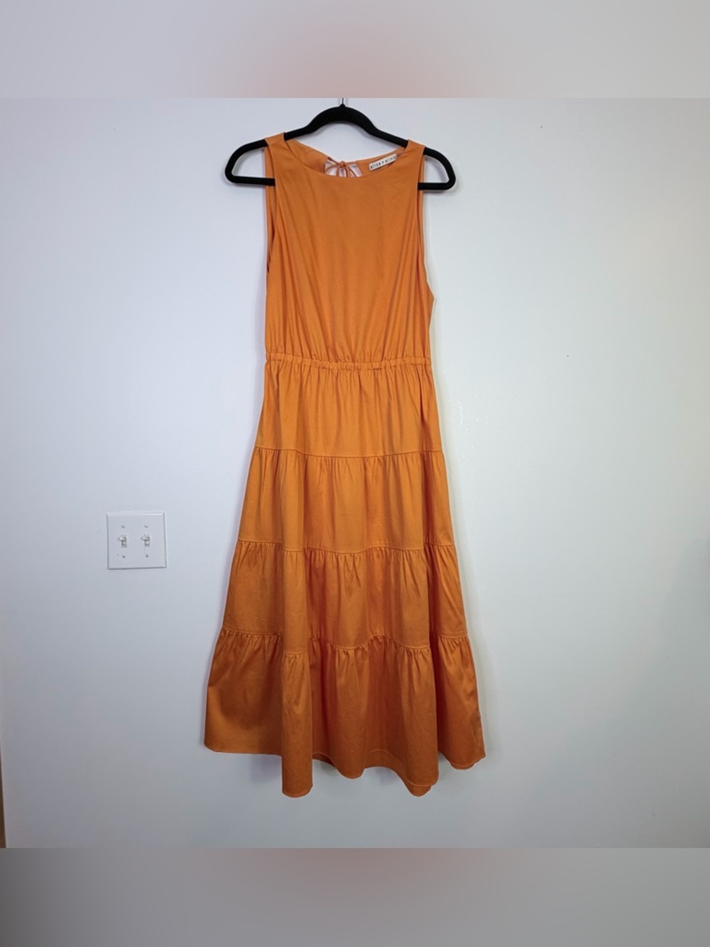Alice + Olivia | Orange/Tangerine Sleeveless Hartley Midi Dress 10